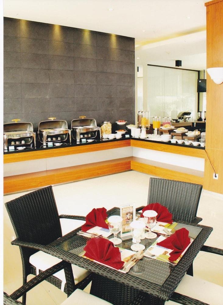 Sahid Mutiara Karawaci Hotel Tangerang Exterior foto