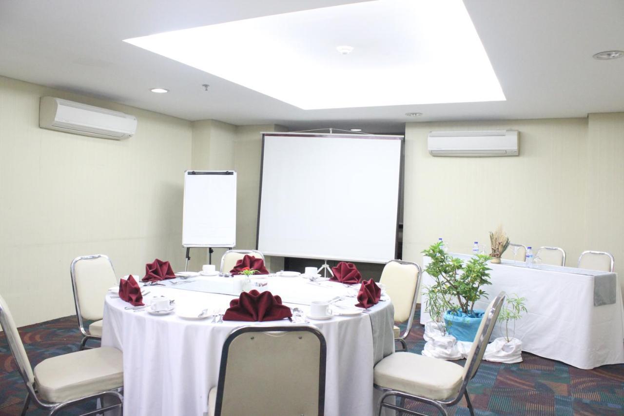 Sahid Mutiara Karawaci Hotel Tangerang Exterior foto